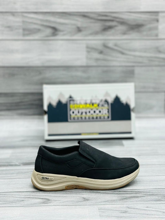 Skechers - Memory Foam Ultra Go Goodyear - Black