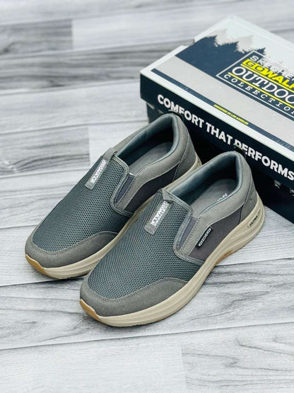 Skechers - Memory Foam Ultra Go Goodyear - Grey