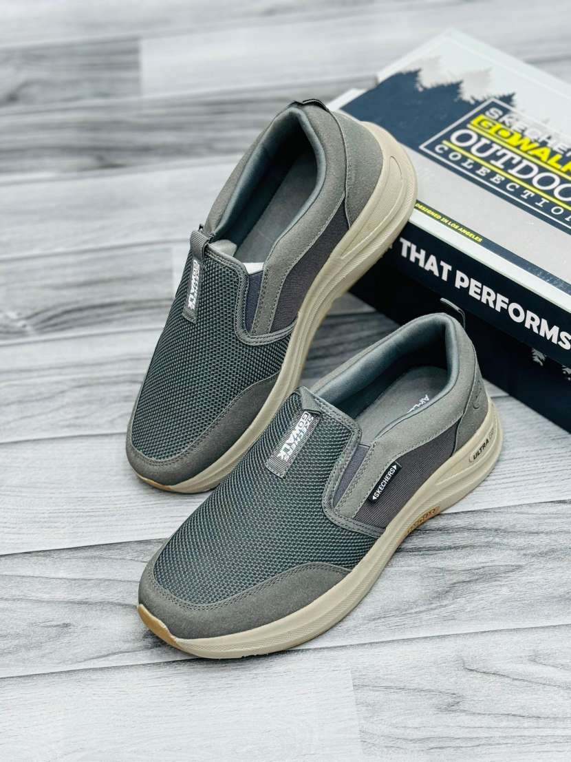 Skechers - Memory Foam Ultra Go Goodyear - Grey