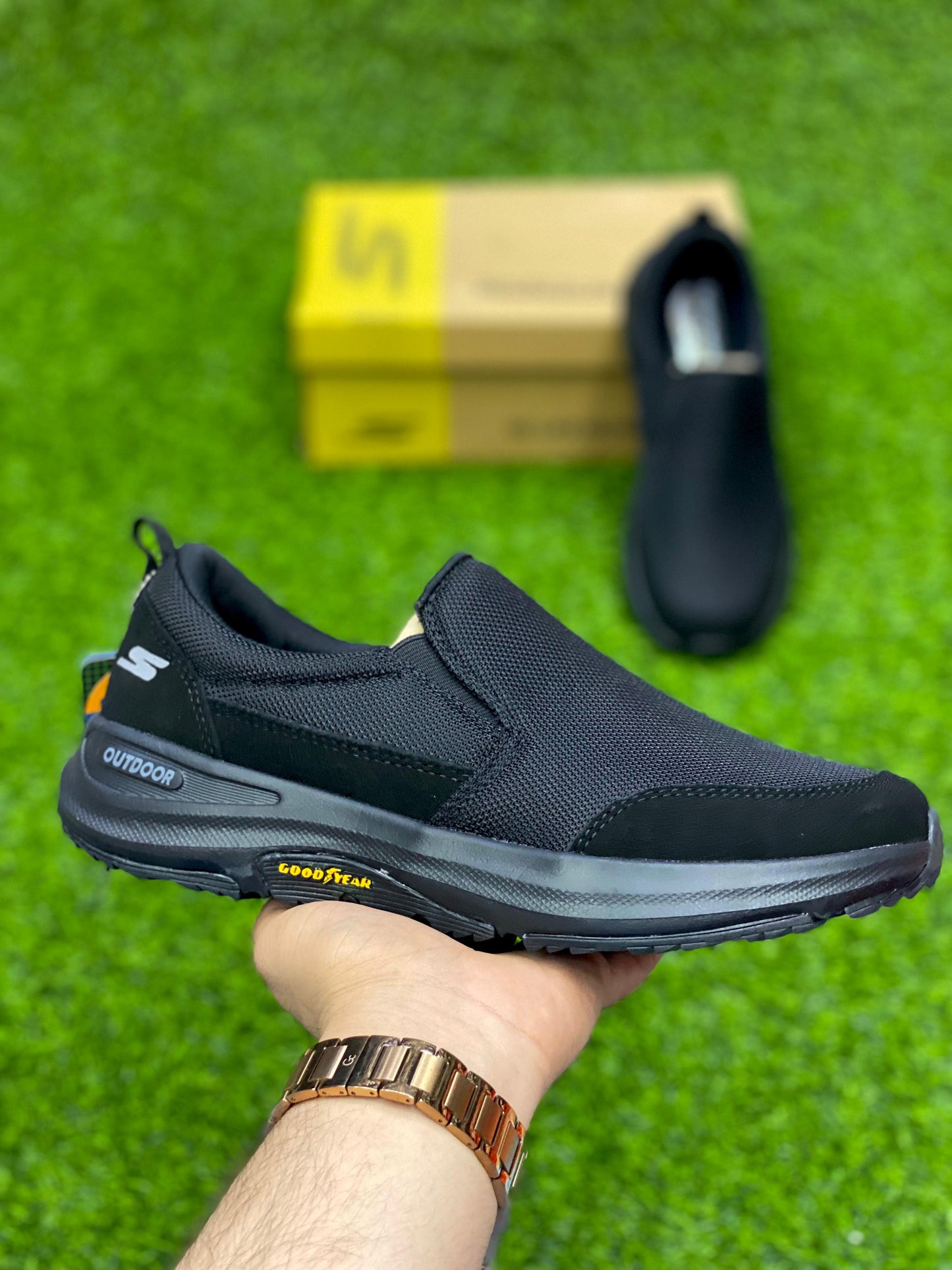 Skechers - Outdoor - All Black