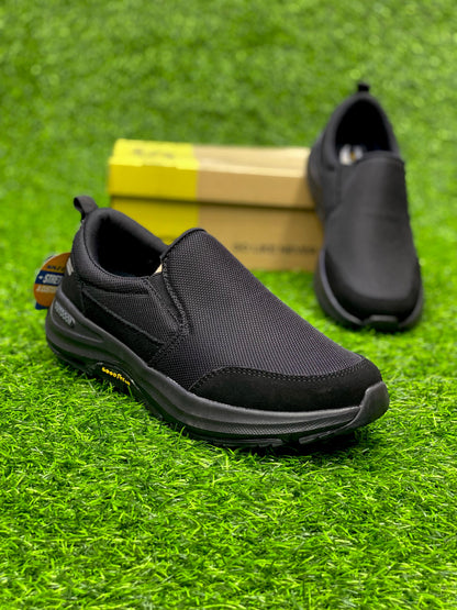 Skechers - Outdoor - All Black