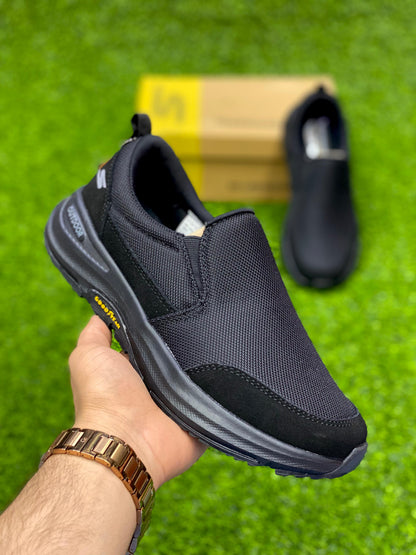 Skechers - Outdoor - All Black