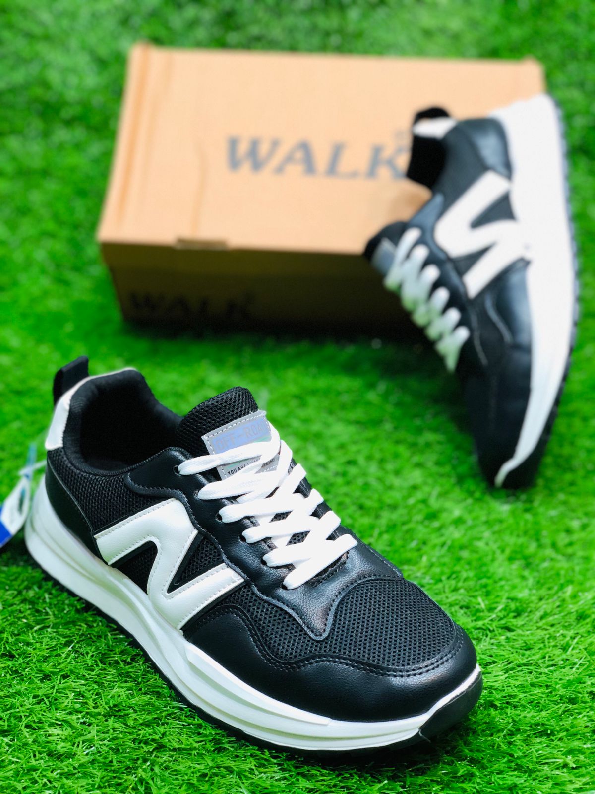 Walk - Unisex Chunky - Black White