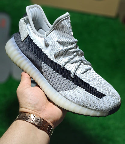 Yeezy - 350 V2 - Grey Black