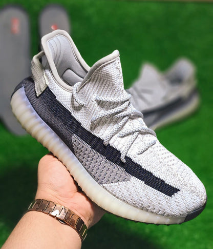 Yeezy - 350 V2 - Grey Black