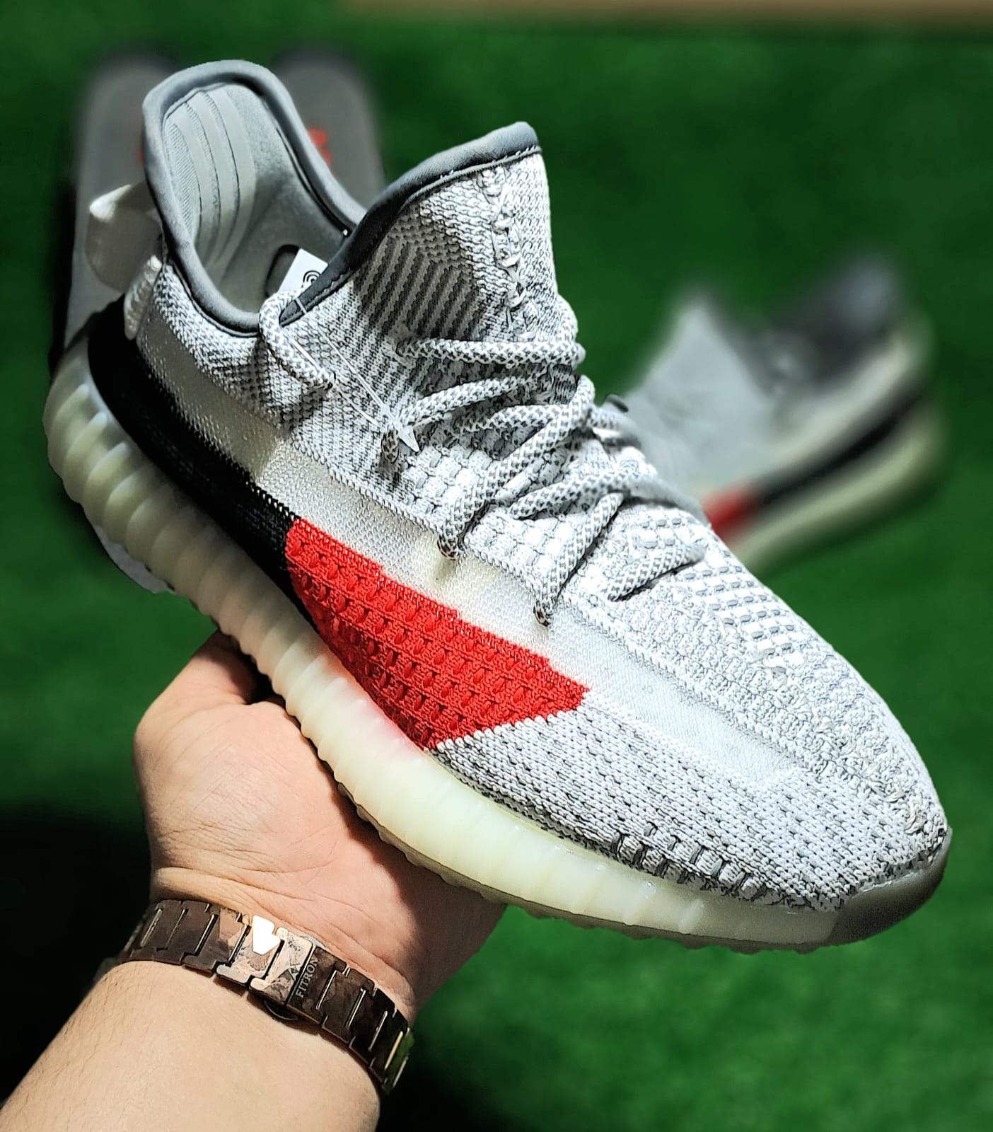 Yeezy - 350 V2 - Grey Red Black