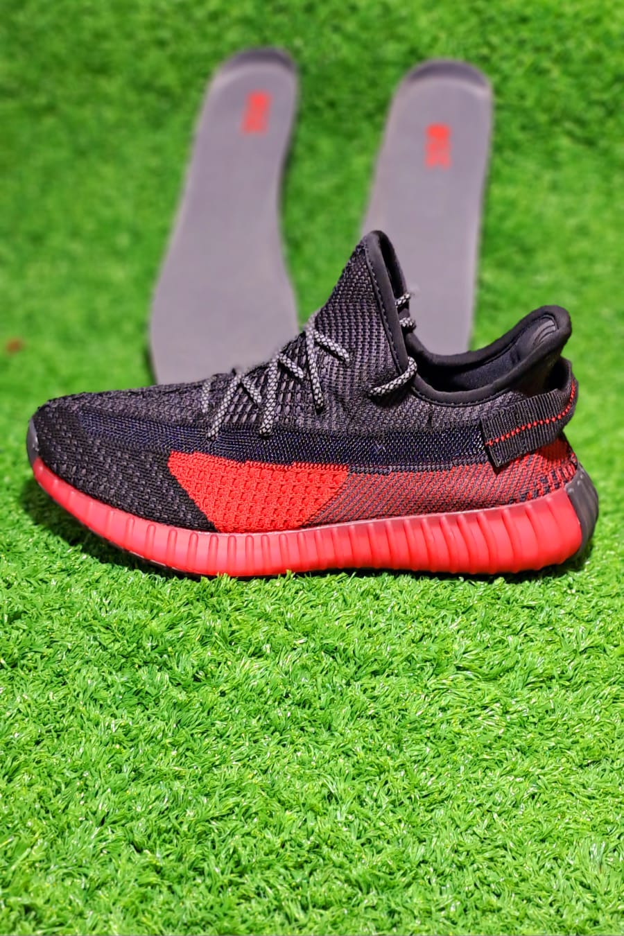 Yeezy - 350 V2 - Red Black