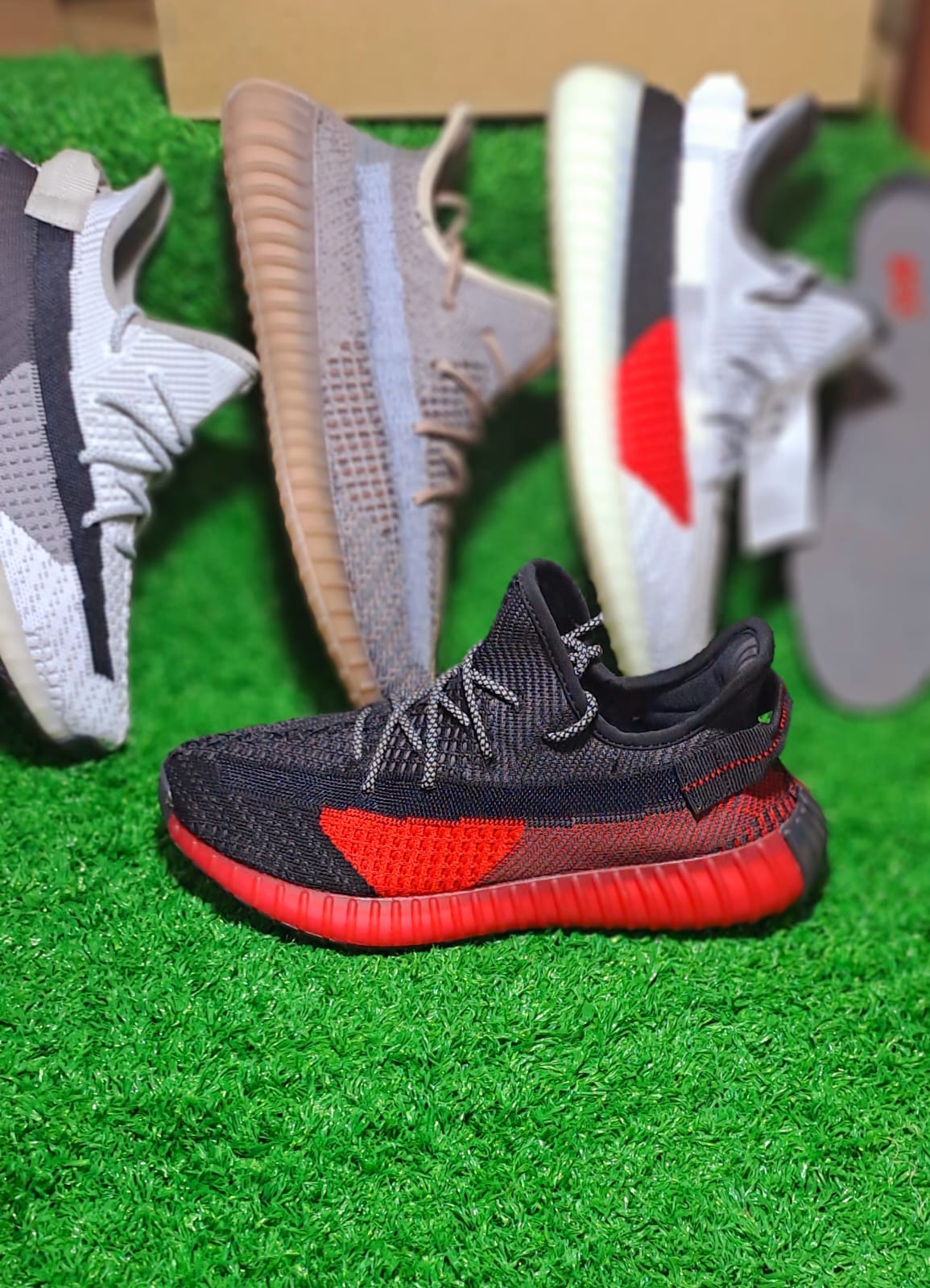 Yeezy - 350 V2 - Red Black